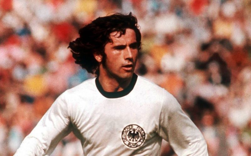قدرت بی نظیر آلمان غربی و بایرن مونیخ در دهه 1970 میلادی، باعث شد تا گرد مولر هم مثل بکن باوئر، به هر سه افتخار بزرگ دنیای فوتبال برسد