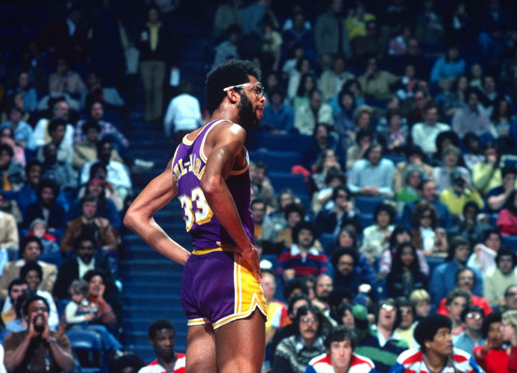 کریم عبدالجبار به مدت 39 سال رکورددار بیشترین امتیاز در تاریخ فصل عادی لیگ NBA بود