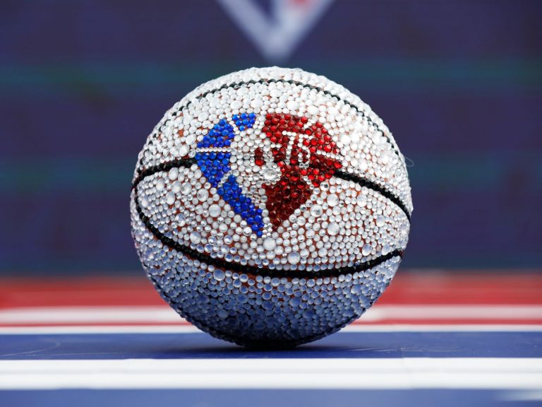 75 بازیکن برتر تاریخ NBA