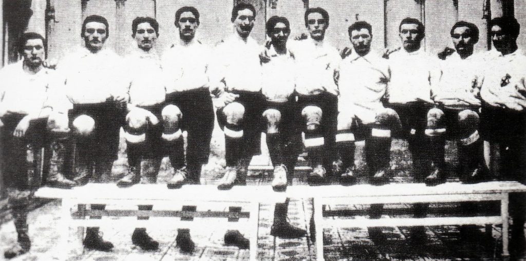لیگ فوتبال ایتالیا از سال 1898 کار خود را آغاز کرد اما تا سال 1929 بارها دچار تغییر و تحول شد