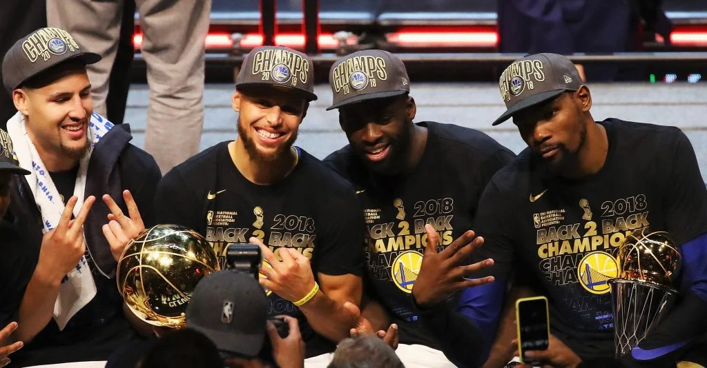رکوردهای پلی آف NBA 3 گلدن استیت واریرز با 15 پیروزی متوالی رکورددار است
