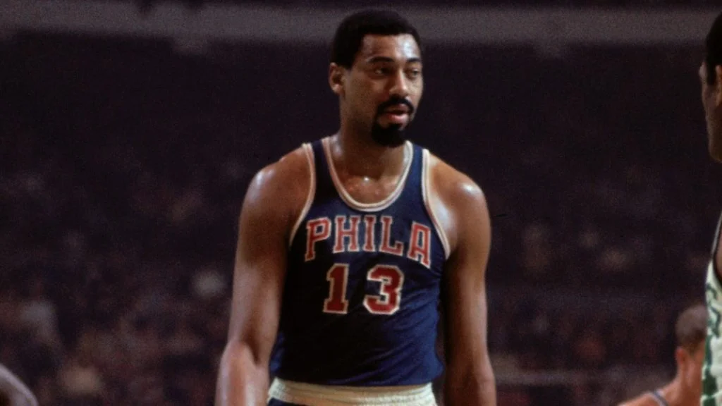دست نیافتنی ترین رکوردهای تاریخ NBA 6 چمبرلین در 24 نوامبر 1960 موفق به ثبت 55 ریباند برابر بوستون سلتیکس شد که رکورد بیشترین ریباند در یک بازی است
