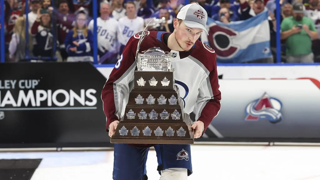 کیل مکار بعد از قهرمانى اولانچ در استنلى كاپ، به عنوان ارزشمندترين بازيكن پلى آف (Conn Smythe Trophy) شناخته شد تا به جوان ترين مدافع برنده اين جايزه در 52 سال اخير تبديل شود