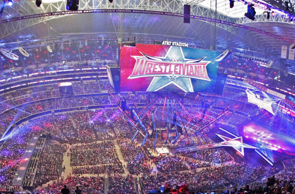 رویداد WrestleMania 32 که در ورزشگاه AT&T برگزار شد، 101,763 تماشاگر داشت که بیشترین تعداد تماشاگر در یک رویداد تاریخ کشتی حرفه ای است