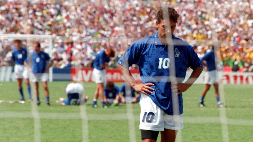 لباس اول ایتالیا در جام جهانی 1994