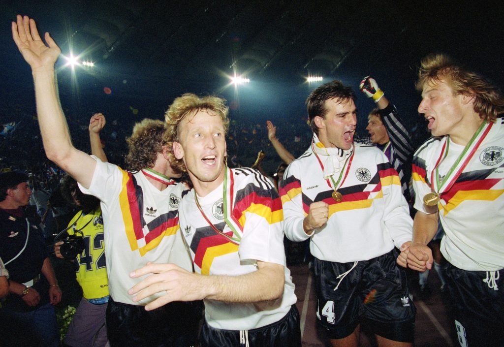 لباس اول آلمان غربی در جام جهانی 1990، یکی از بهترین لباس های تاریخ جام جهانی فوتبال