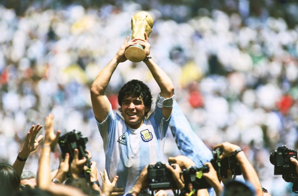 لباس اول آرژانتین در جام جهانی 1986