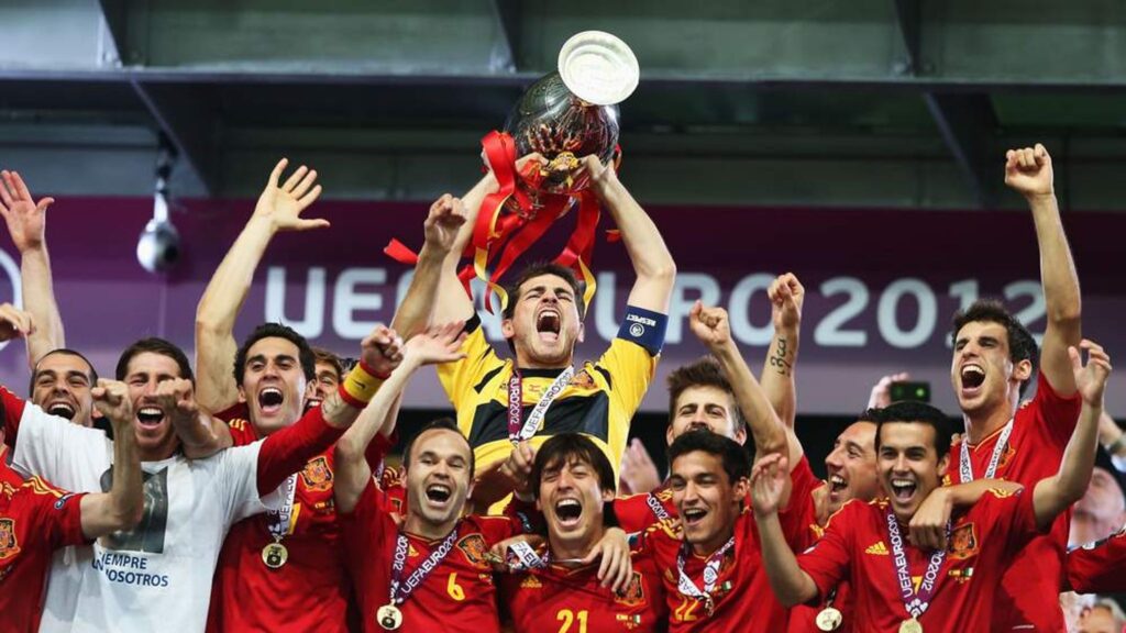 اسپانیا تنها تیمی است که سابقه قهرمانی متوالی در مسابقات یورو را دارد