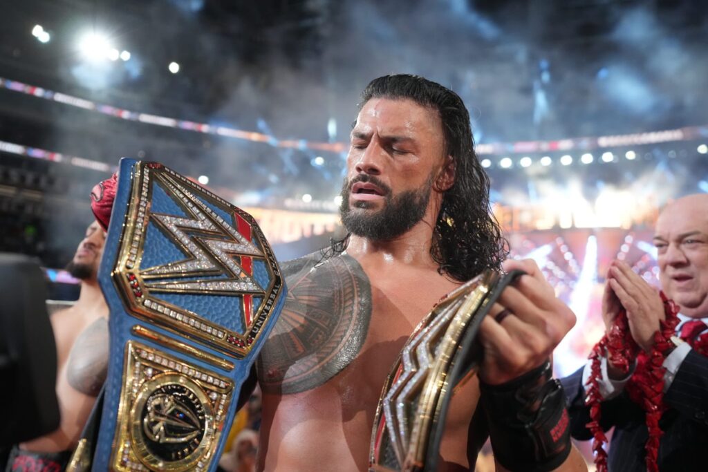 قهرمانان فعلی WWE؛ با ادغام دو عنوان WWE و Universal كه هر دو در اختيار رومن رينز بود، حالا عنوان جديدى با نام WWE Championship در اختيار رينز قرار گرفت