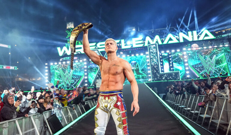 قهرمانان فعلی دبلیودبلیوئی WWE